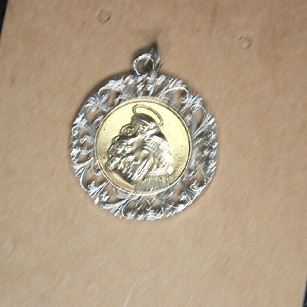 Vintage St Anthony Religious Medal